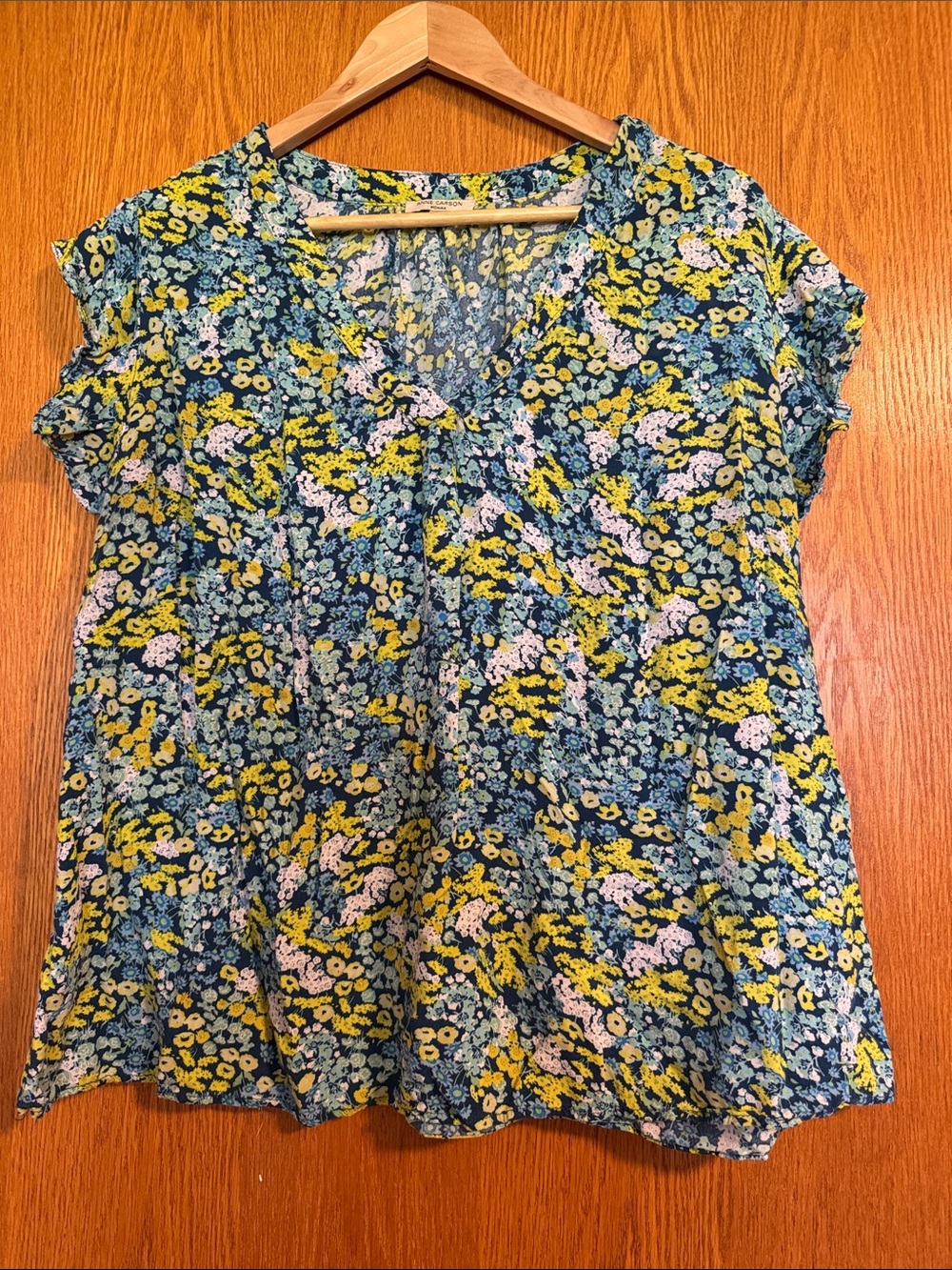 Anne Carson Yellow & Blue Floral V-Neck Short Sleeve Blouse